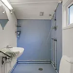 4 Person In